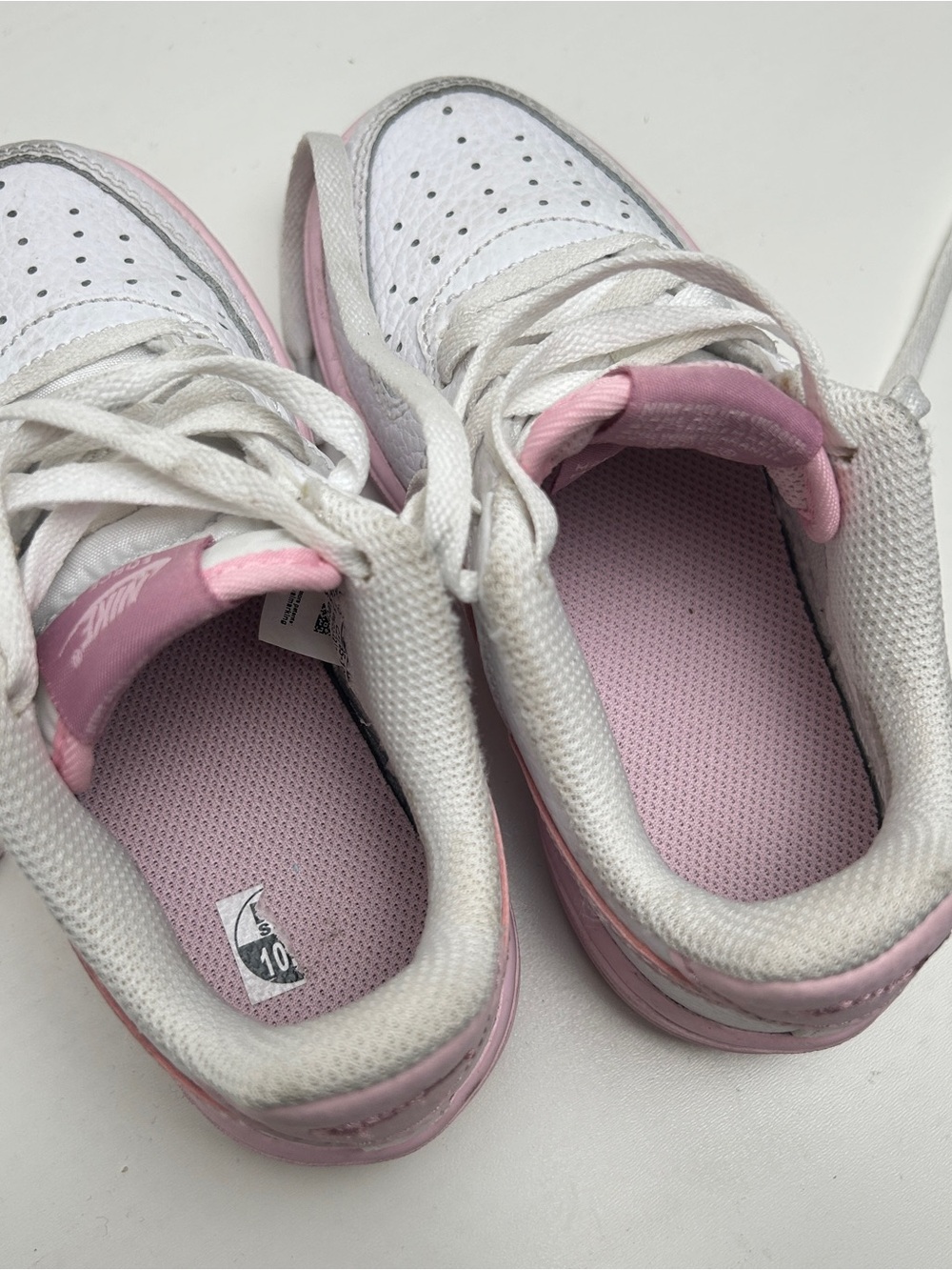 Girls Nike Air Force 1 Low White & Pink Sneakers Size 10.5C - Picture 4 of 6